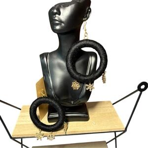 Wool, Hoop, Snowflake Earrings. Christmas Themed.  Black and Gold. New.
